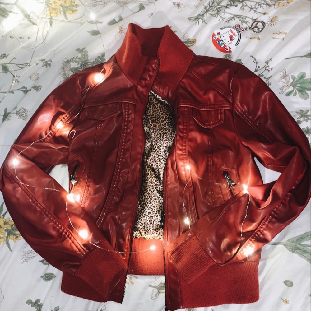 🧨Red Leather Jacket With Cheetah Print Inside🧨